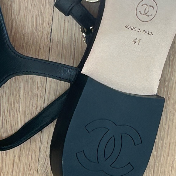 CHANEL SIZE 41 sandals - Picture 4 of 5